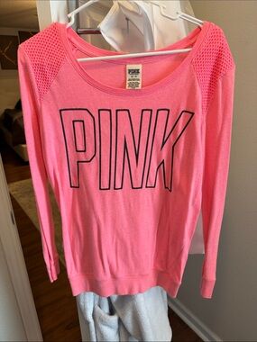 Women’s PINK long sleeve shirt
